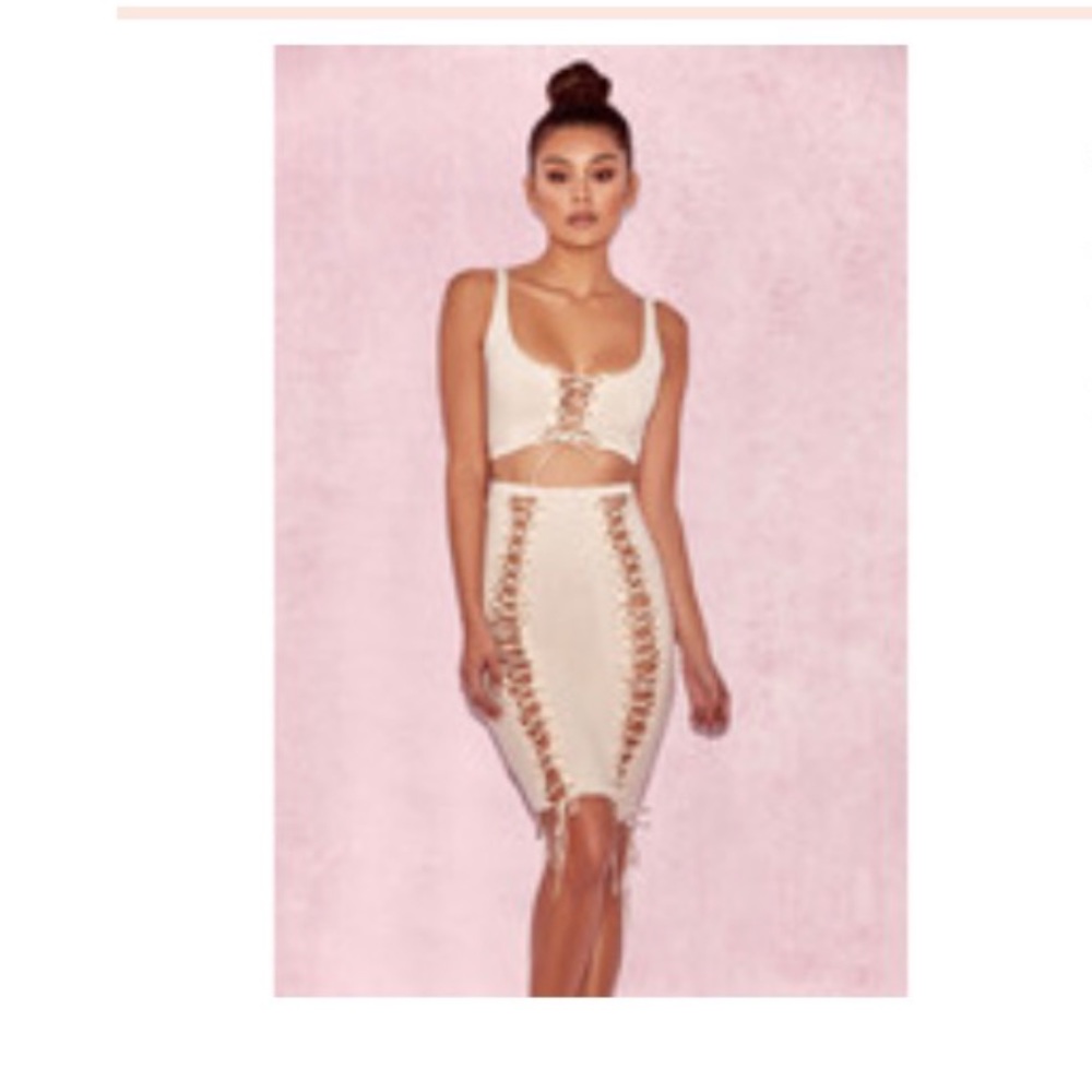 House of CB 2 piece NEW NEVER BEEN WORE